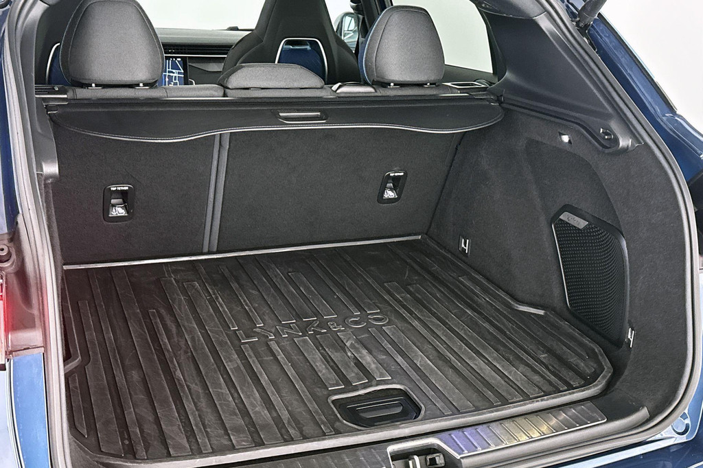 Lynk & Co 01 (X080TZ) met abonnement