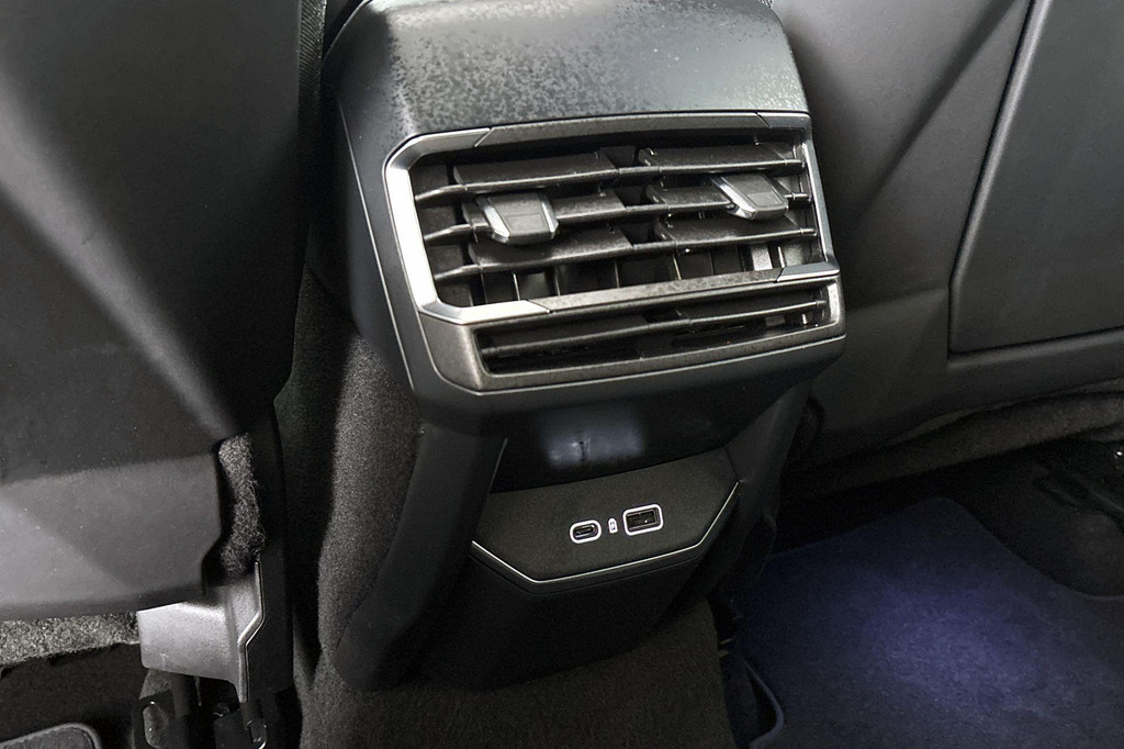 Lynk & Co 01 (X080TZ) met abonnement