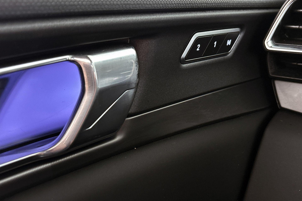 Lynk & Co 01 (X080TZ) met abonnement