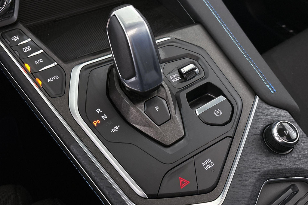 Lynk & Co 01 (X080TZ) met abonnement