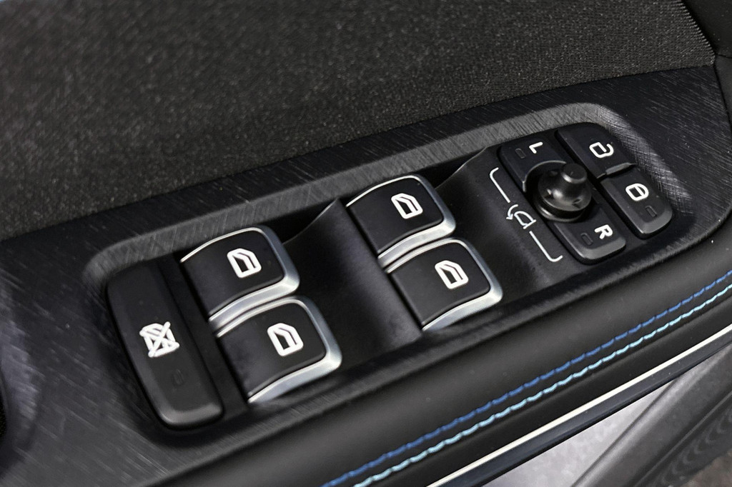 Lynk & Co 01 (X080TZ) met abonnement