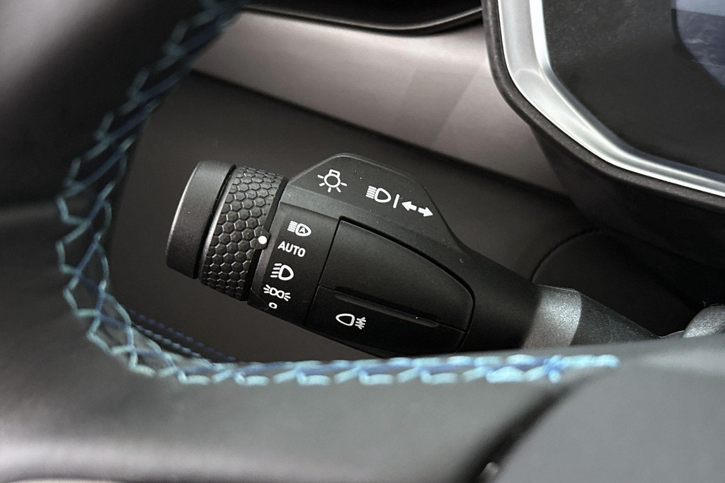 Lynk & Co 01 (X080TZ) met abonnement