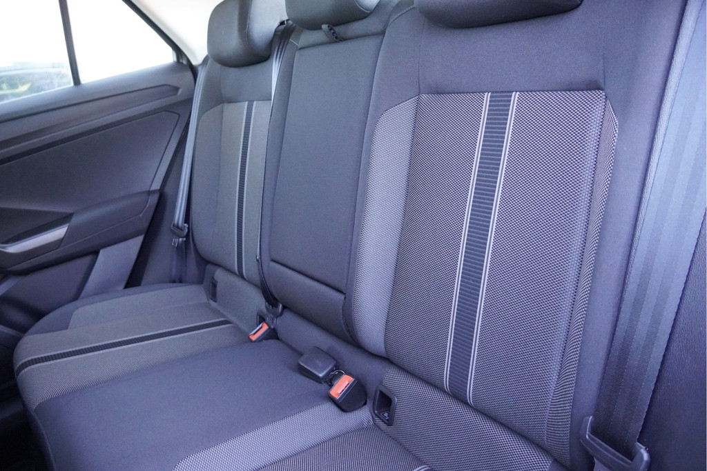 Volkswagen T-Roc (K011HB) met abonnement