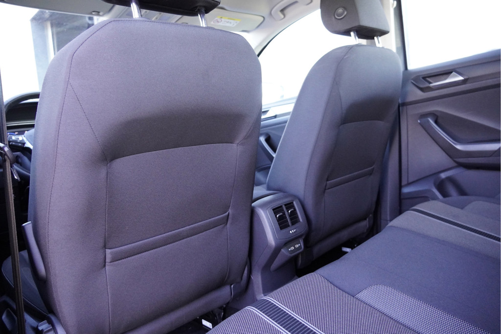 Volkswagen T-Roc (K011HB) met abonnement