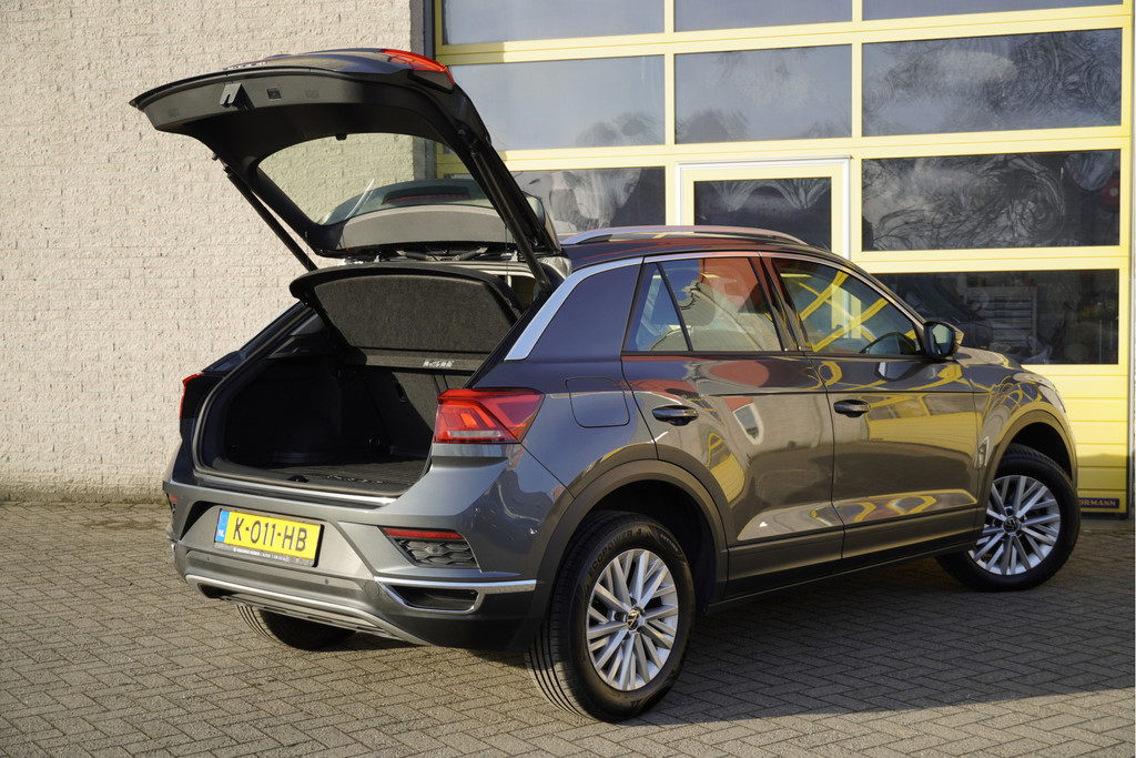 Volkswagen T-Roc (K011HB) met abonnement