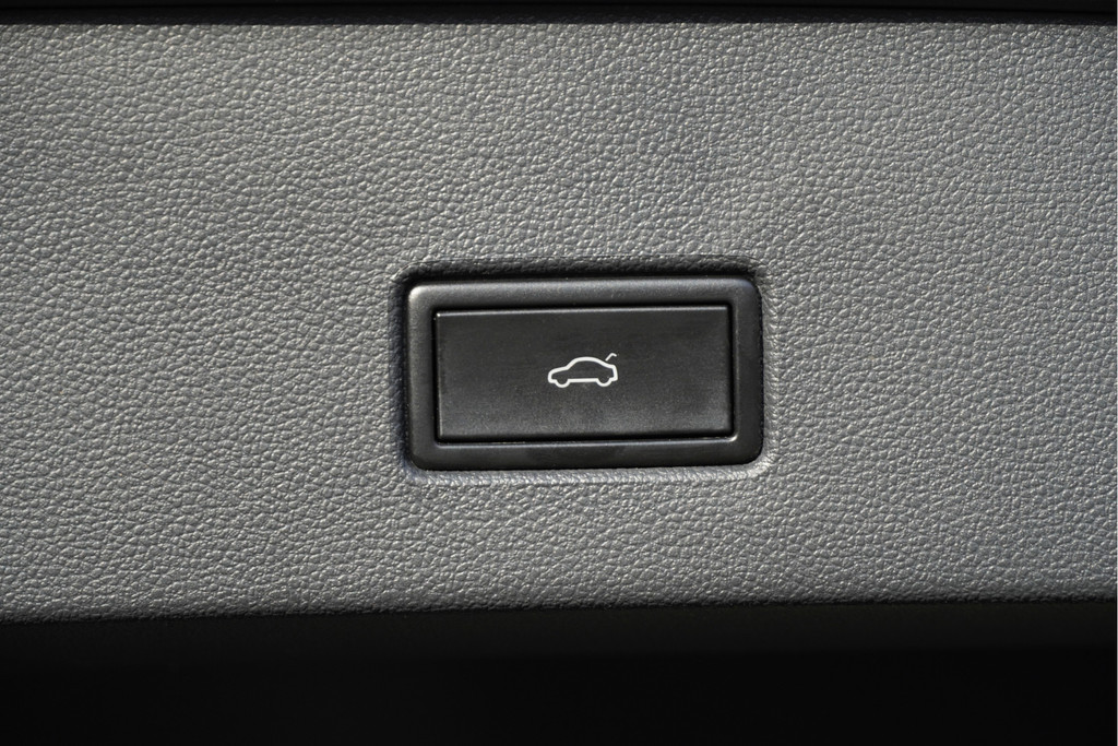 Volkswagen T-Roc (K011HB) met abonnement