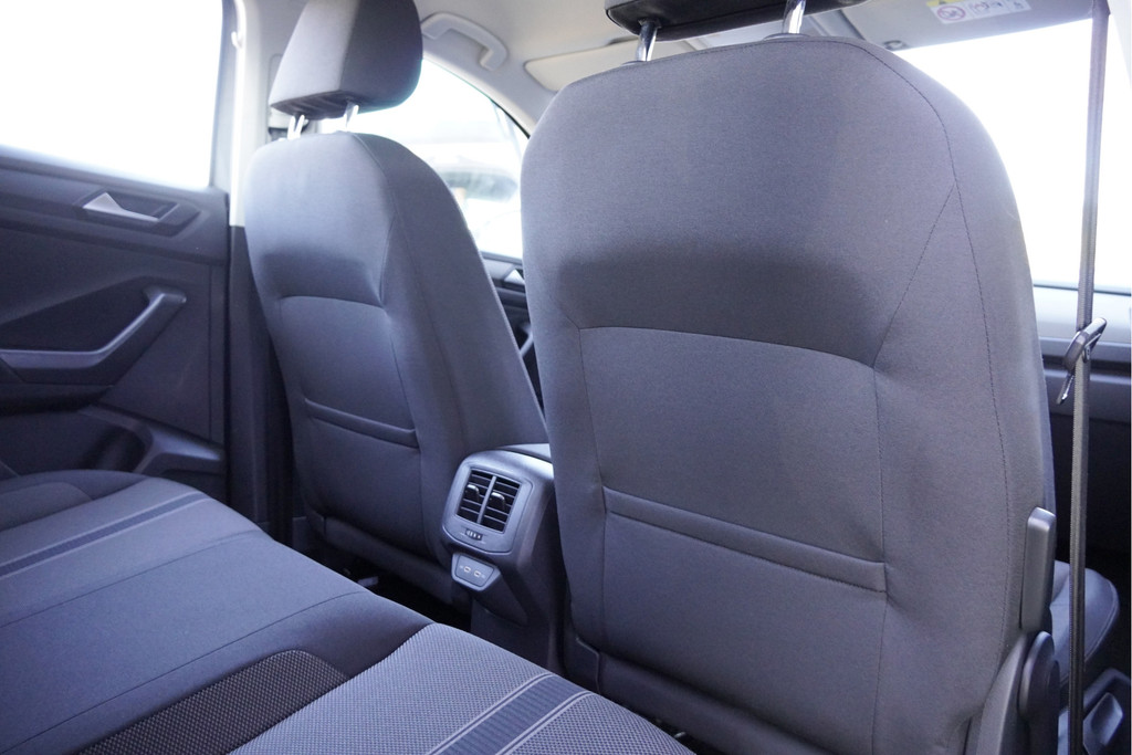 Volkswagen T-Roc (K011HB) met abonnement