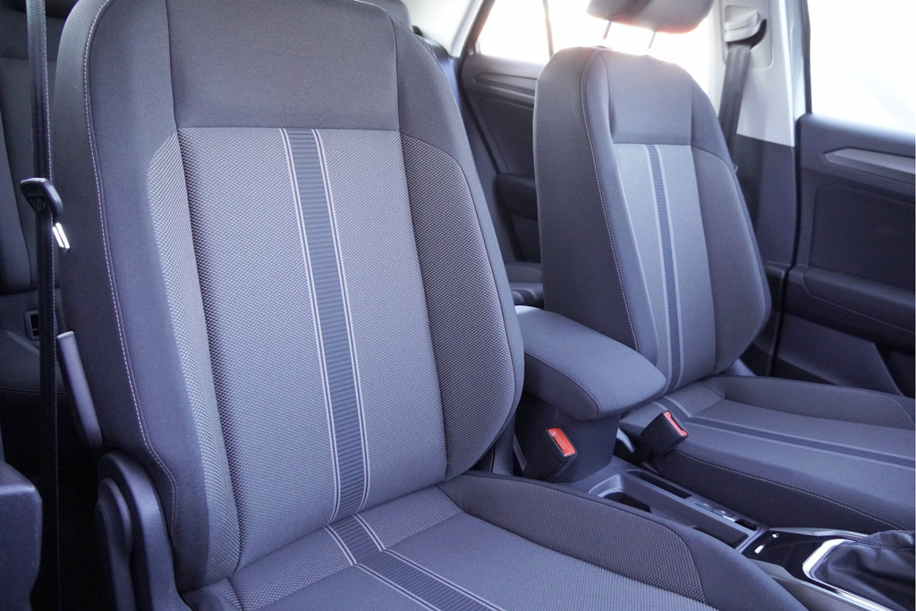 Volkswagen T-Roc (K011HB) met abonnement