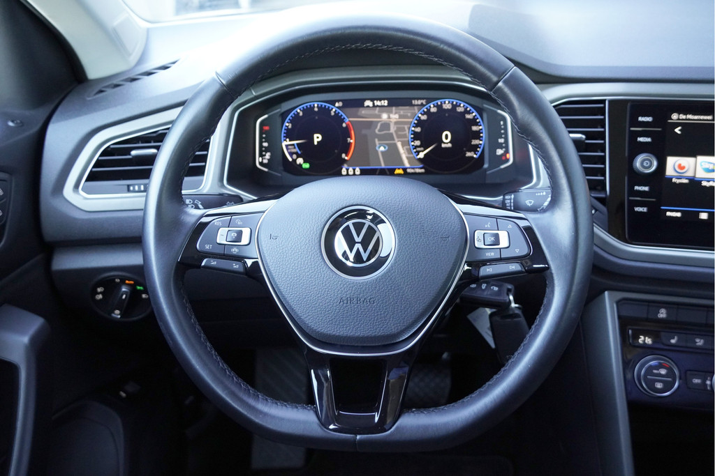 Volkswagen T-Roc (K011HB) met abonnement