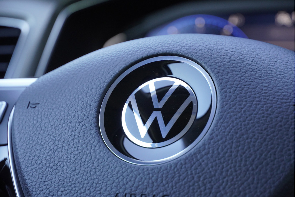 Volkswagen T-Roc (K011HB) met abonnement