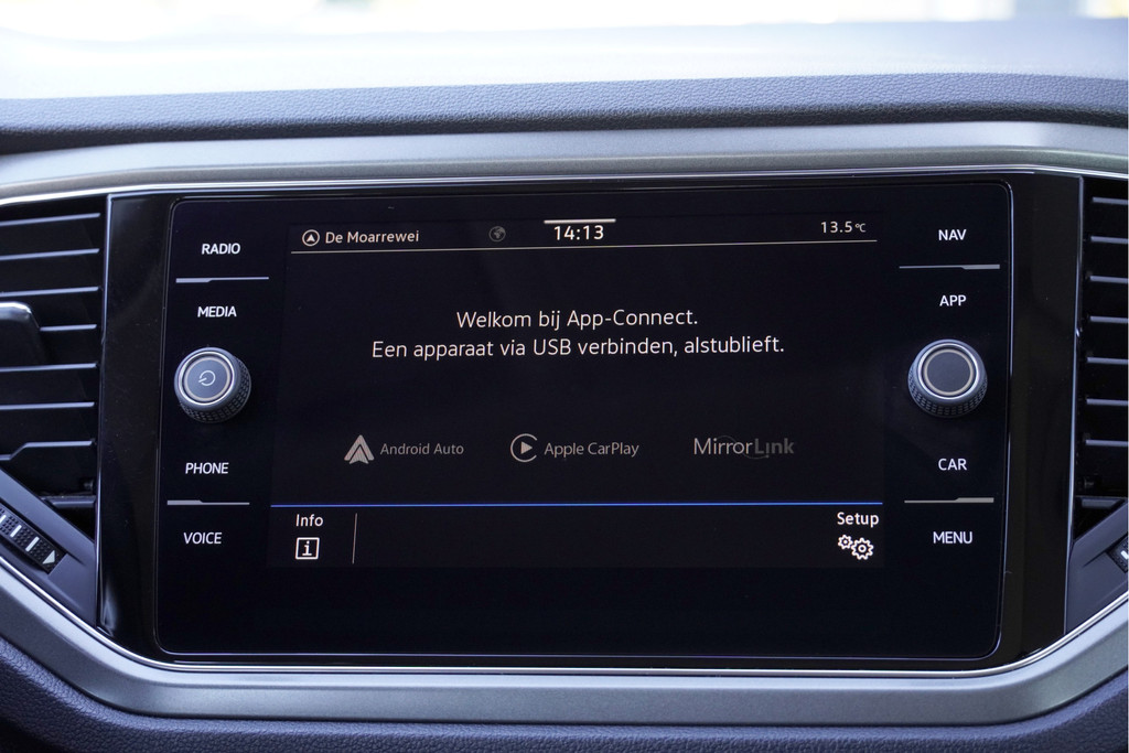 Volkswagen T-Roc (K011HB) met abonnement