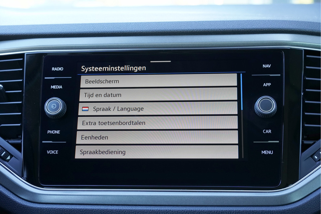 Volkswagen T-Roc (K011HB) met abonnement