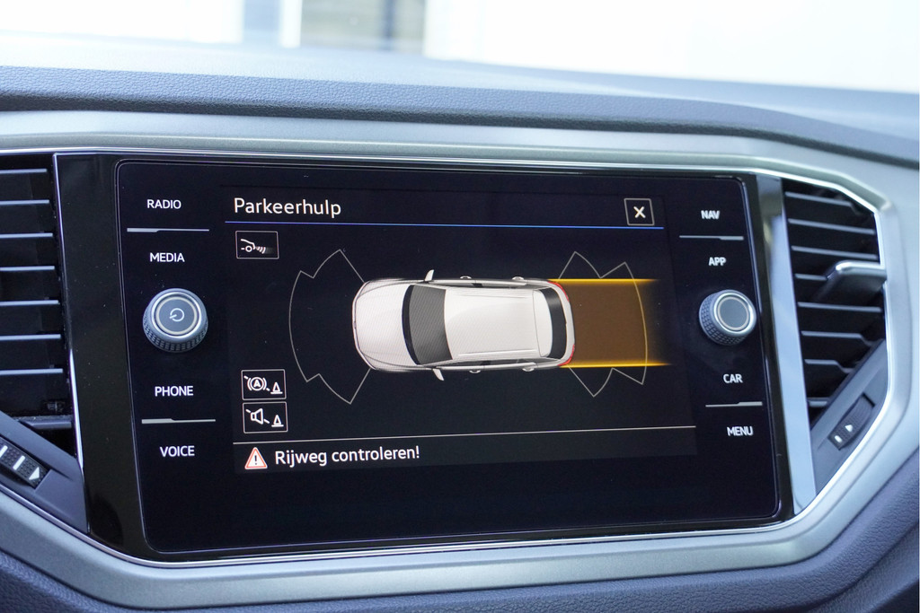 Volkswagen T-Roc (K011HB) met abonnement