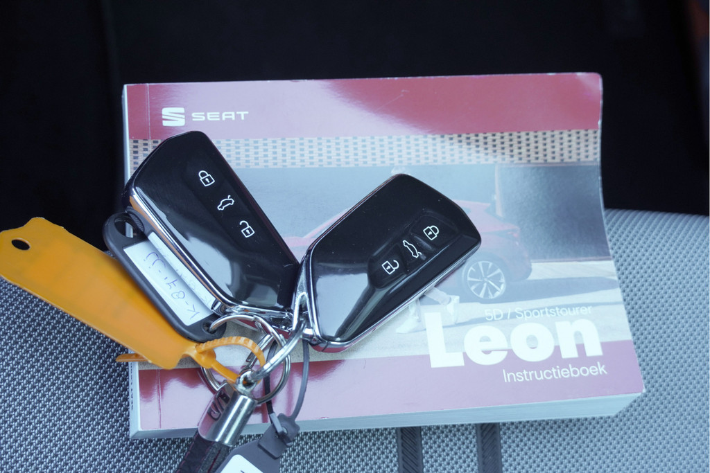 Seat Leon (K871JJ) met abonnement