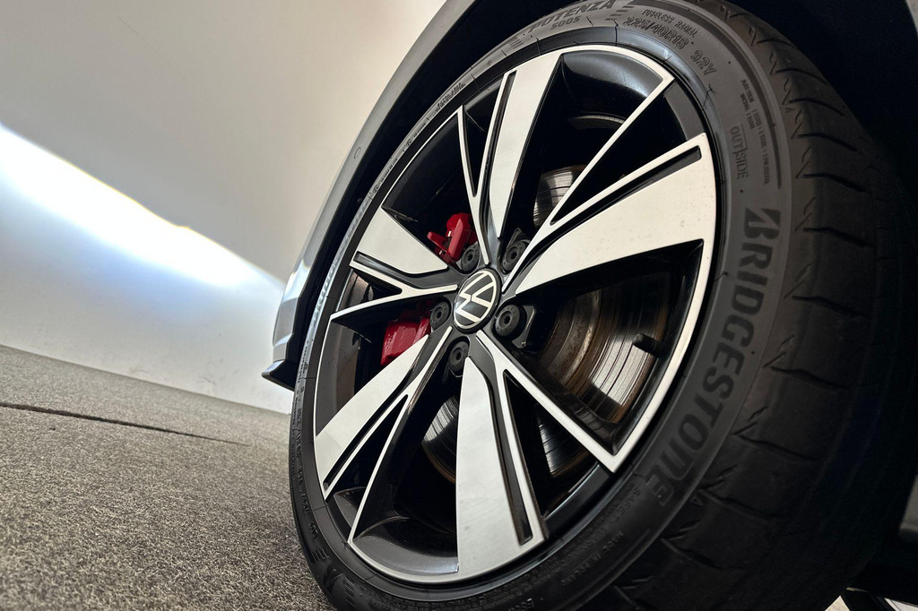 Volkswagen Golf GTE (JZK30J) met abonnement