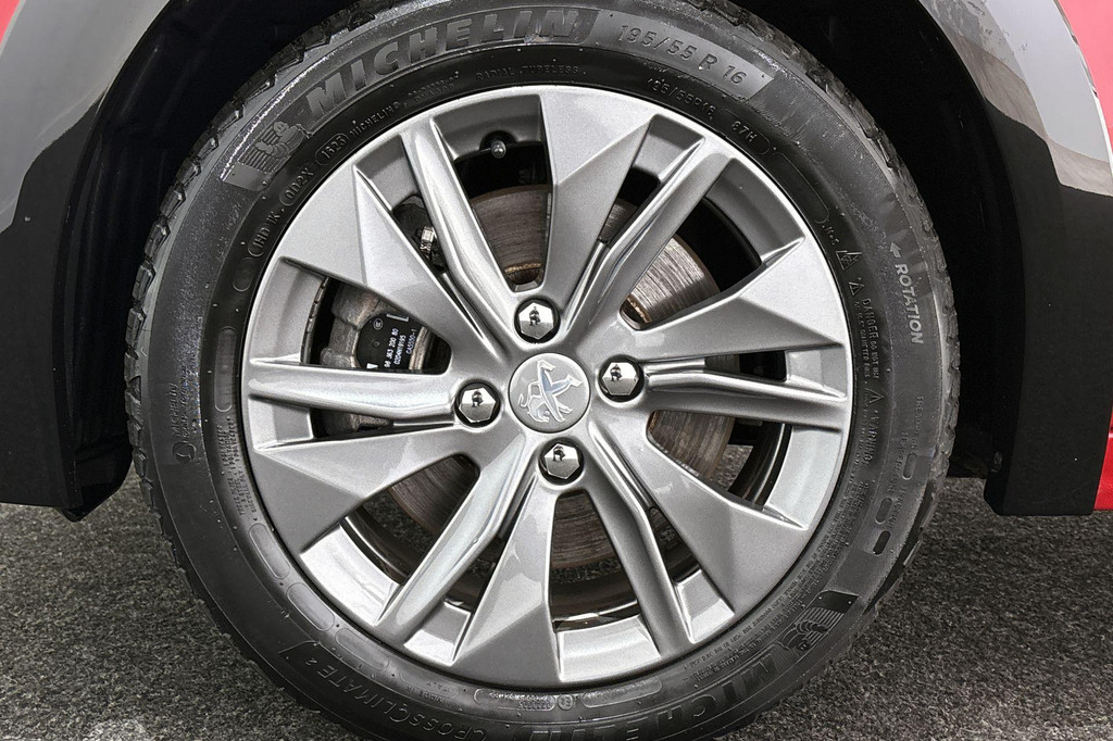 Peugeot e-208 (T337KX) met abonnement