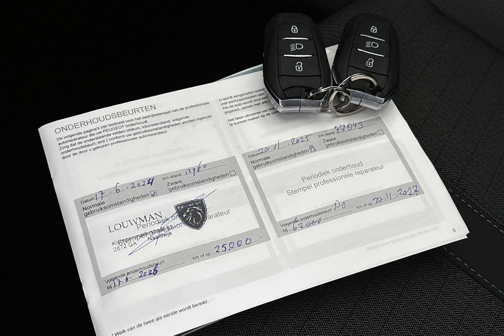 Peugeot e-208 (T337KX) met abonnement