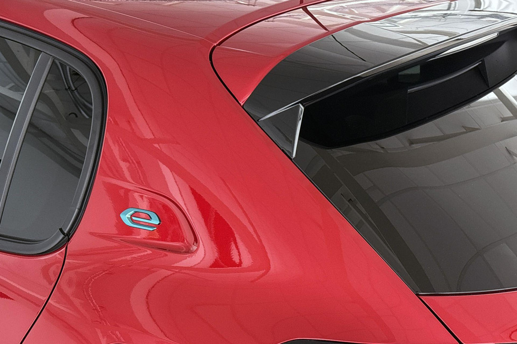 Peugeot e-208 (T337KX) met abonnement