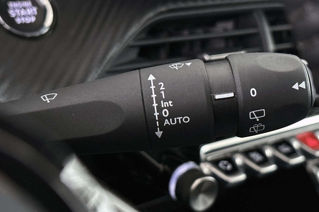 Peugeot e-208 (T337KX) met abonnement