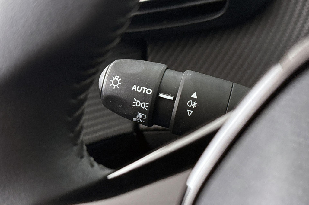 Peugeot e-208 (T337KX) met abonnement