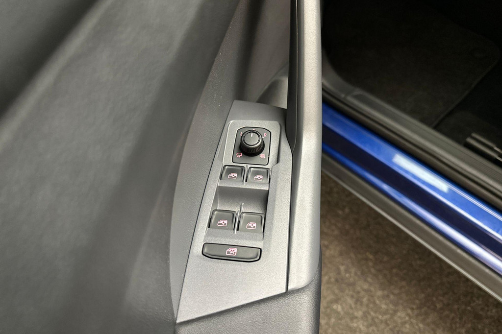 Volkswagen T-Cross (J772NS) met abonnement