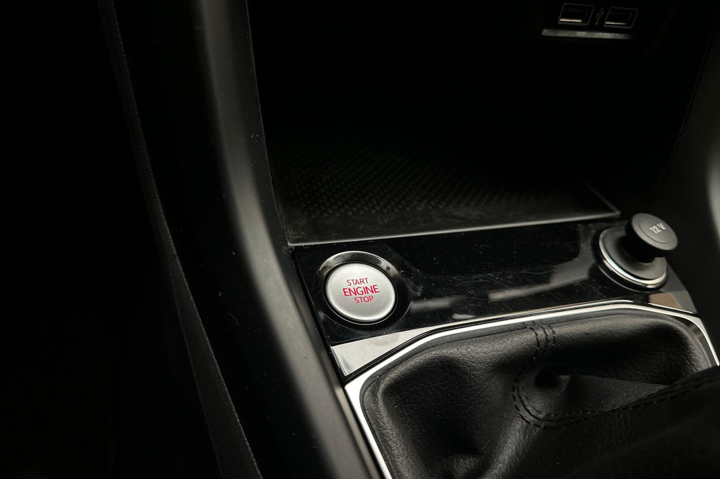 Volkswagen T-Cross (J772NS) met abonnement