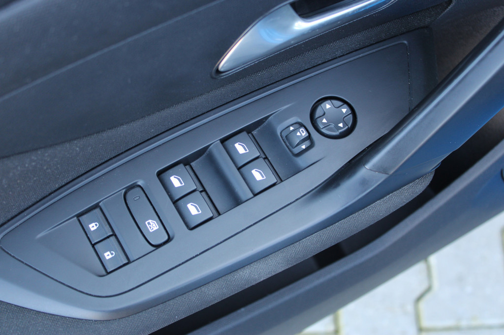 Peugeot 308 (S804FP) met abonnement