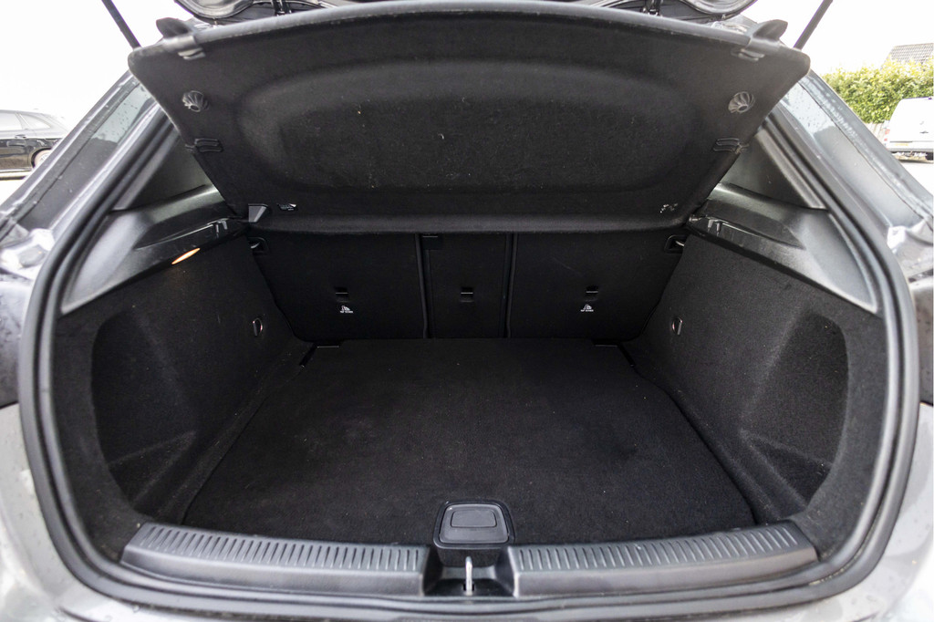 Mercedes-Benz A-Klasse (L680RX) met abonnement