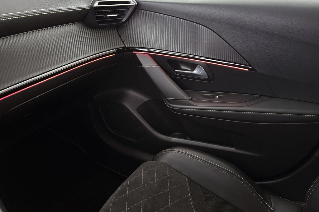 Peugeot e-208 (S631NT) met abonnement