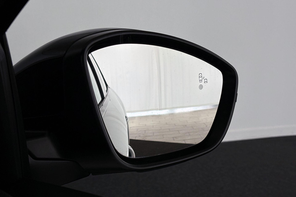 Peugeot e-208 (S631NT) met abonnement