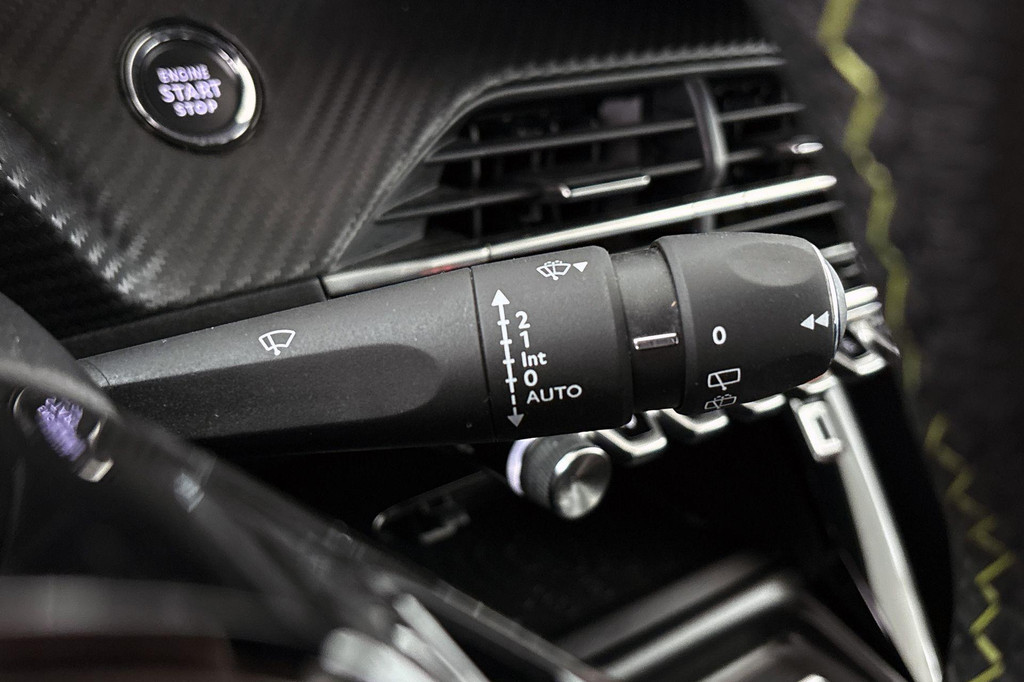 Peugeot e-208 (S631NT) met abonnement