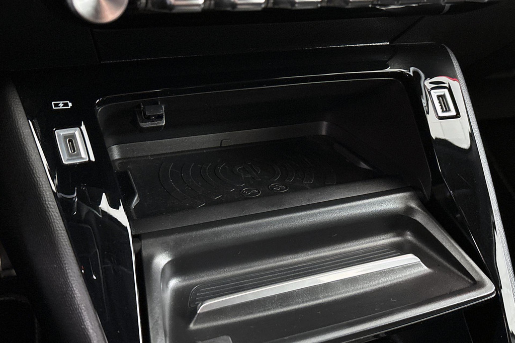 Peugeot e-208 (S631NT) met abonnement