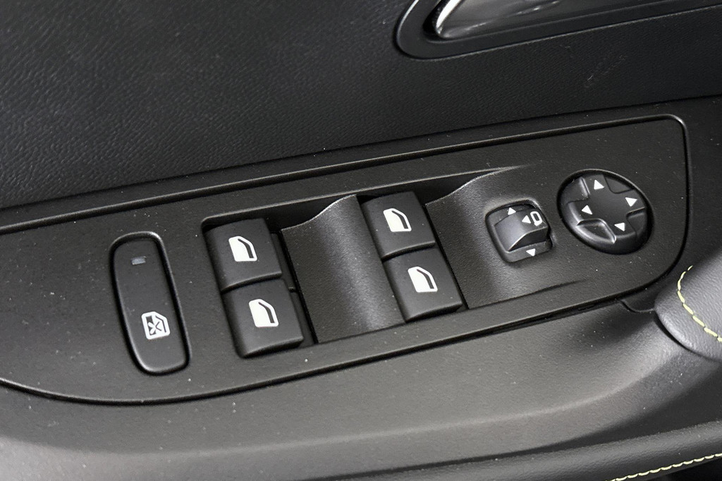 Peugeot 2008 (Z519NT) met abonnement