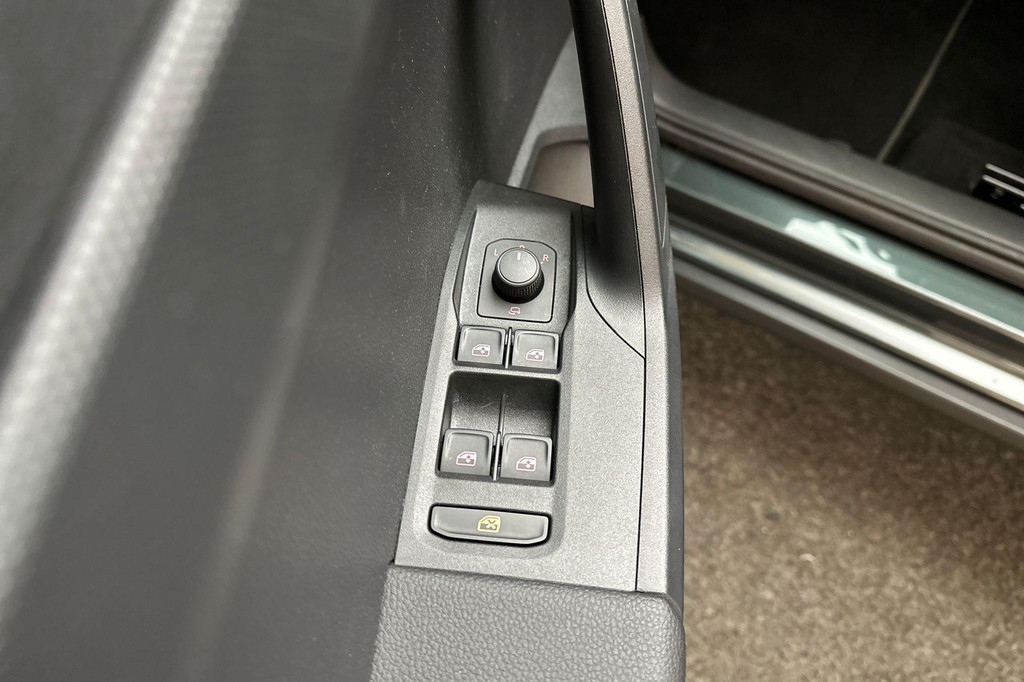 Seat Arona (N828NG) met abonnement