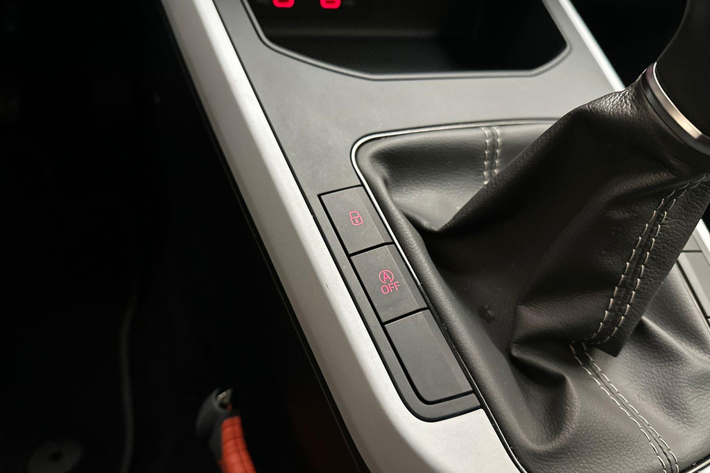 Seat Arona (N828NG) met abonnement