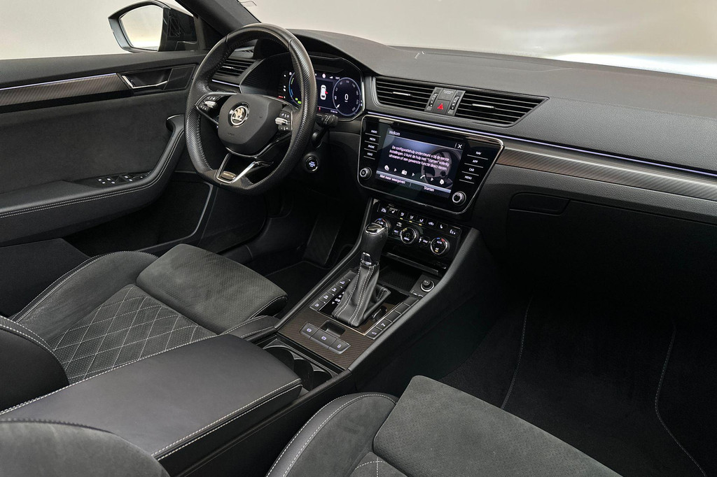 ŠKODA Superb (Z681JB) met abonnement