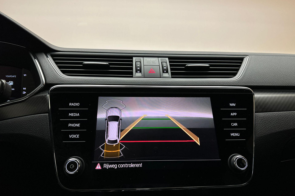 ŠKODA Superb (Z681JB) met abonnement