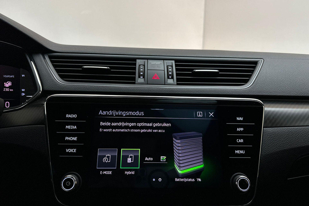 ŠKODA Superb (Z681JB) met abonnement