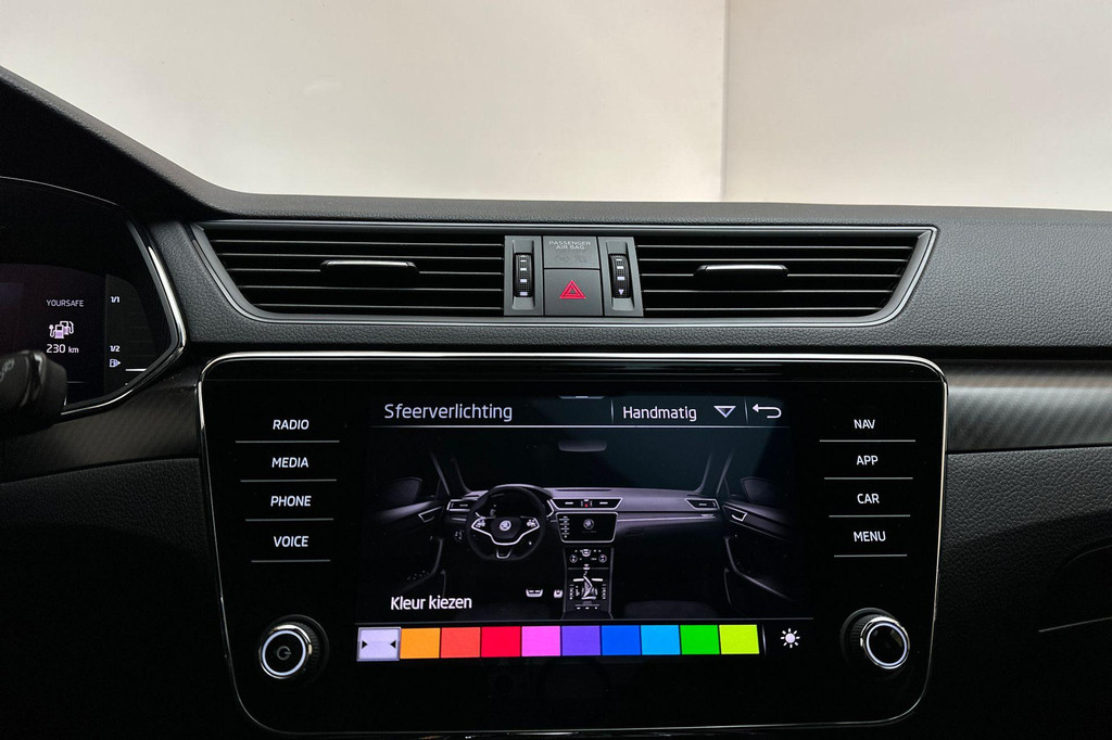 ŠKODA Superb (Z681JB) met abonnement