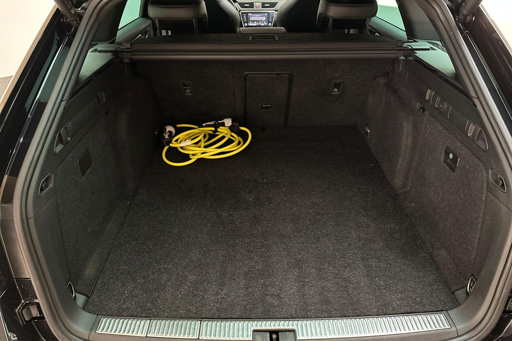 ŠKODA Superb (Z681JB) met abonnement