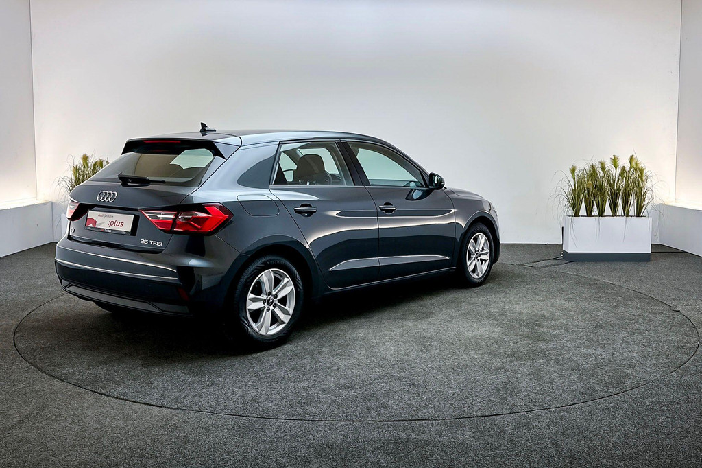 Audi A1 (R974DX) met abonnement