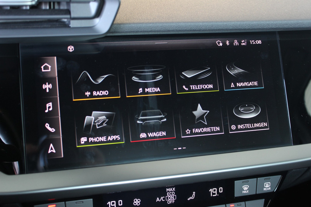 Audi A3 (R087ZG) met abonnement