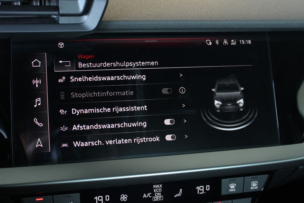 Audi A3 (R087ZG) met abonnement