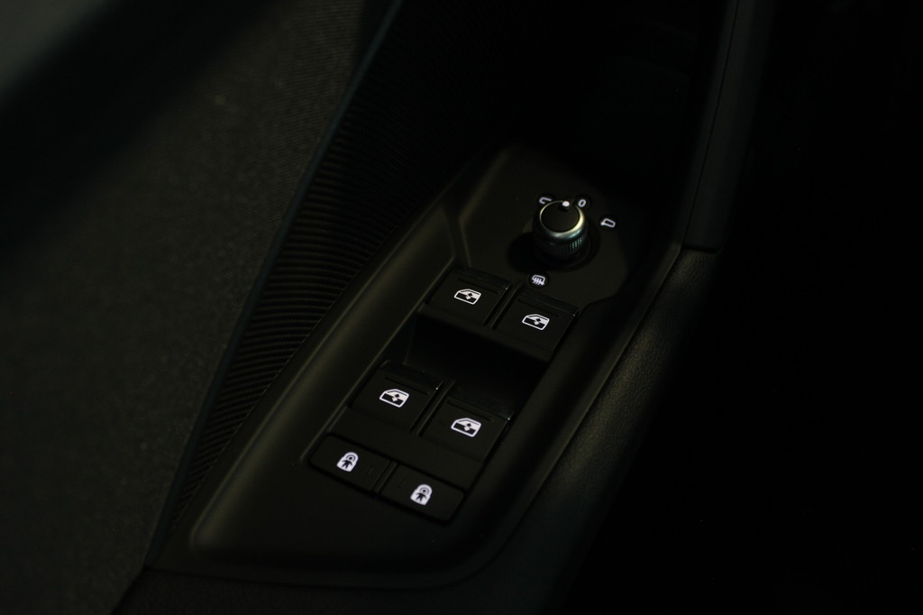 Audi A3 (R087ZG) met abonnement