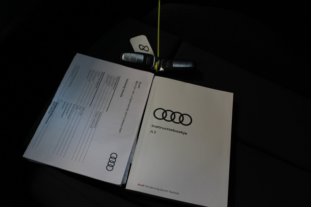 Audi A3 (R087ZG) met abonnement