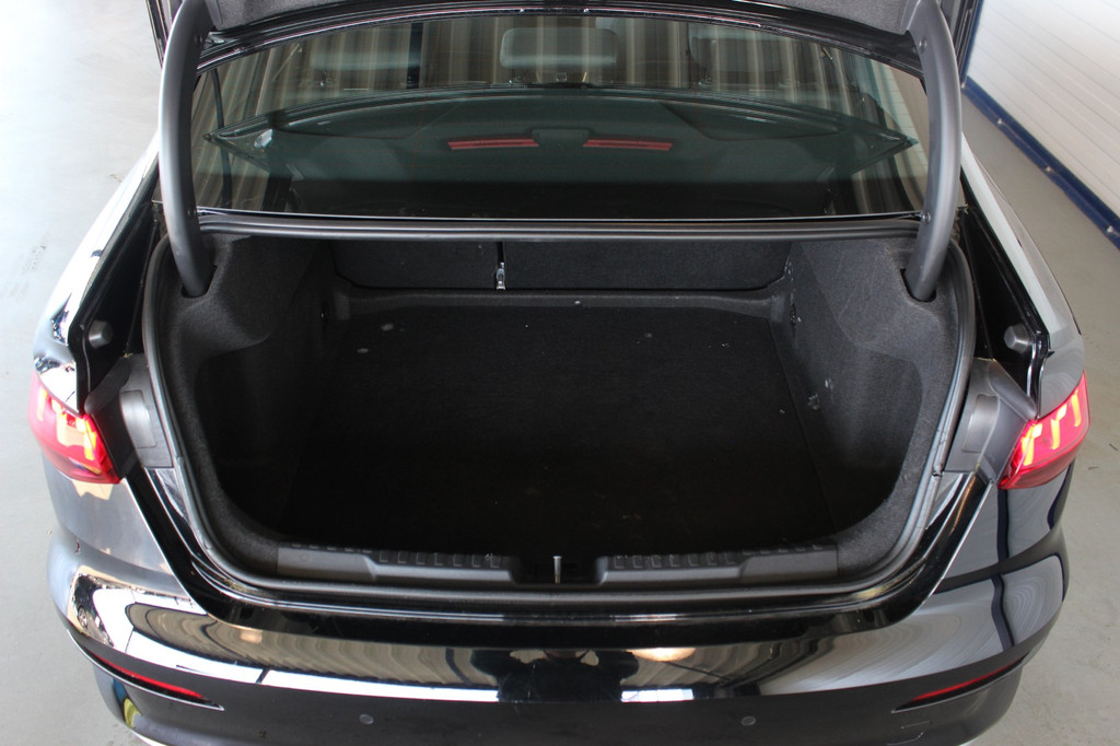 Audi A3 (R087ZG) met abonnement