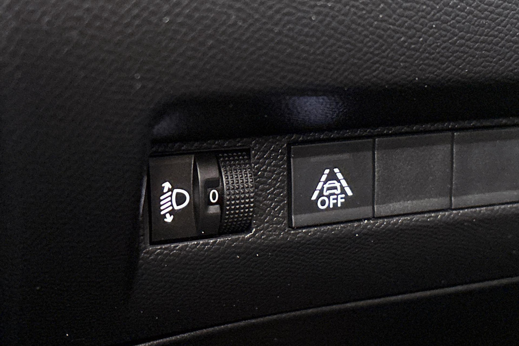 Peugeot e-208 (K818DV) met abonnement