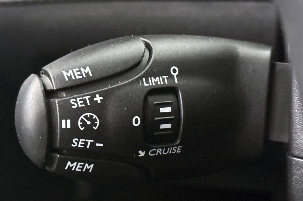 Peugeot 208 (S411TF) met abonnement