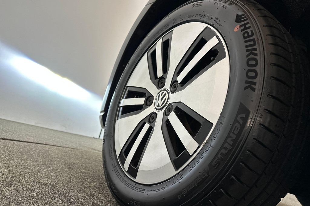 Volkswagen e-Golf (H482JD) met abonnement