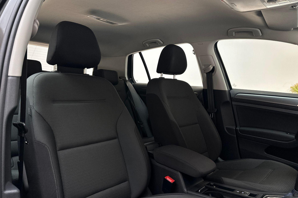 Volkswagen e-Golf (H482JD) met abonnement